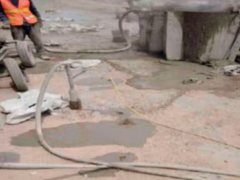 石河子水泥混凝土路面板底注浆技术 路面脱空注浆整治方案